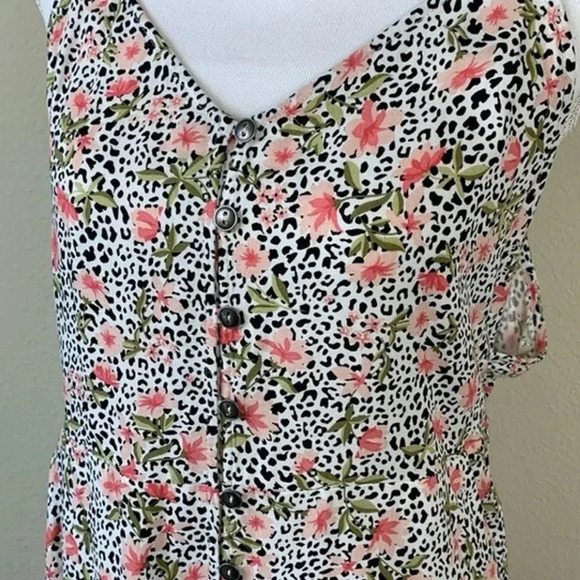 . Nwt! saltwater luxe flower jumpsuit - Picture 3 of 5
